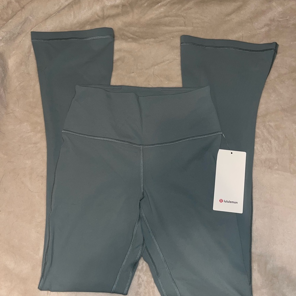 NWT Lululemon mini flare leggings
